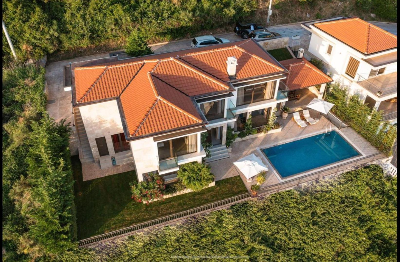 Wall Villa