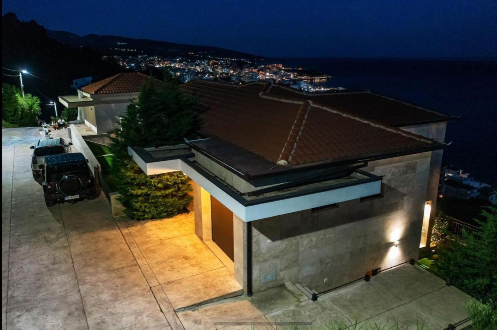 Wall Villa Villa
